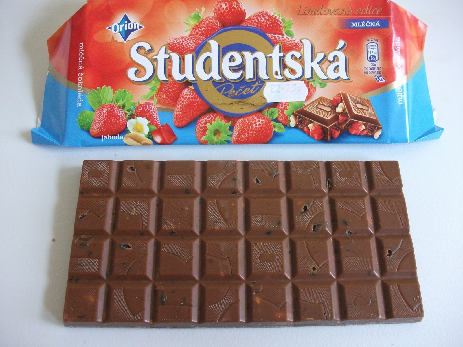 Nestlé Studentská Strawberry Limited Edition